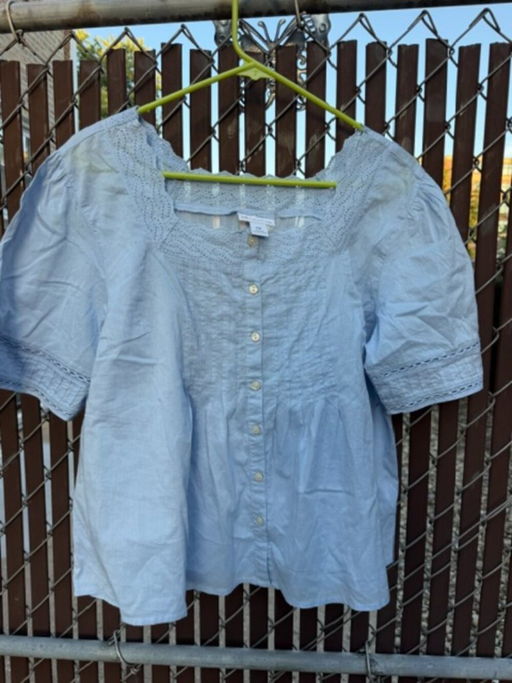 Liz Claiborne blue blouse with lace trim and button-up front, size PM #preppy